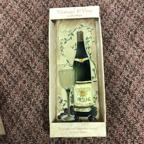 Set of three wine plaques - Picture 3 of 4